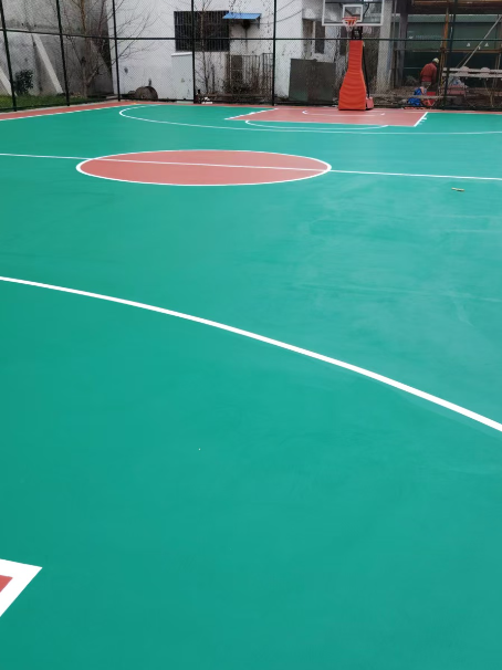 漳浦 球场长期使用易出现地面开裂